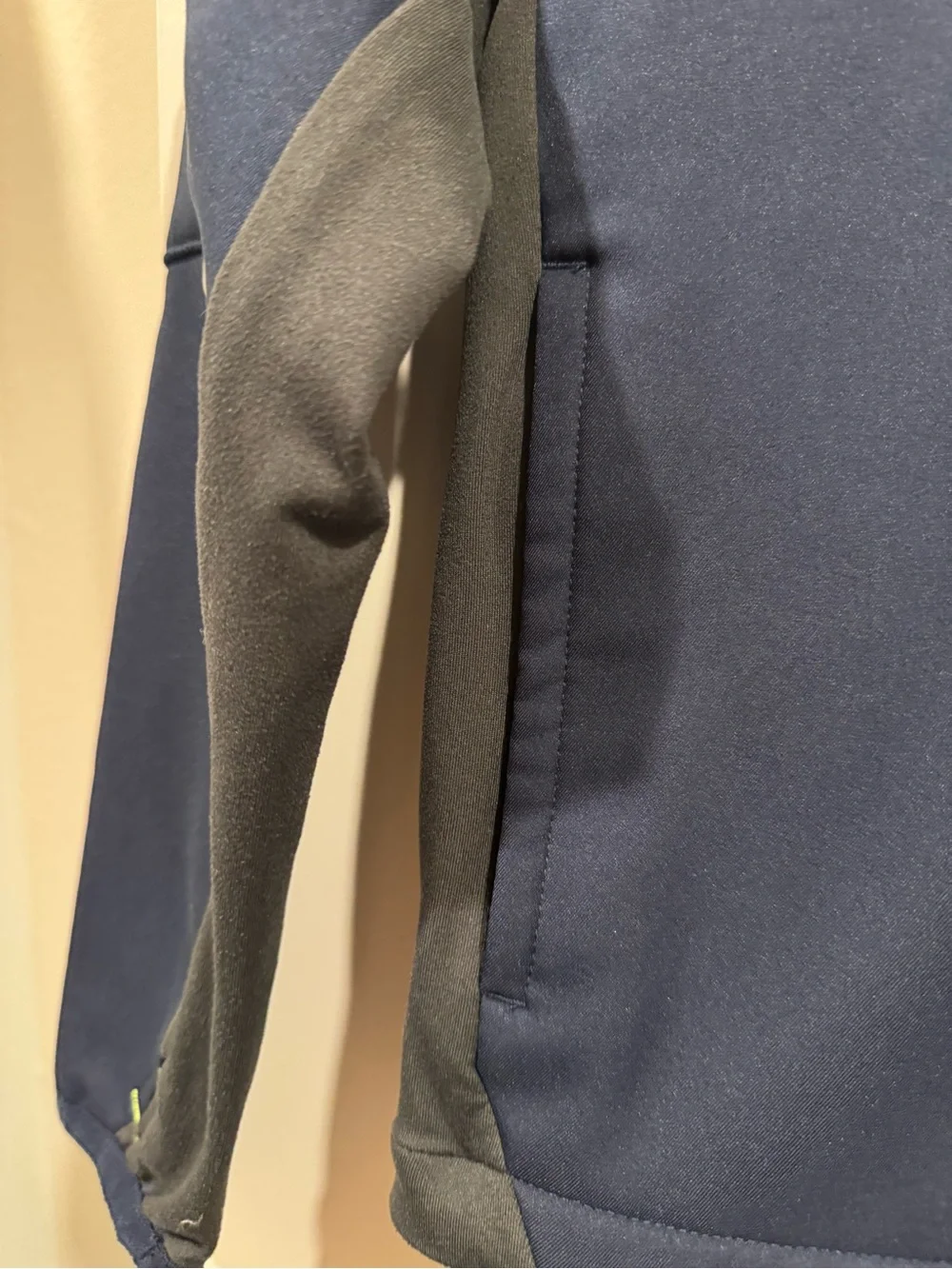 Nike hooded softshell